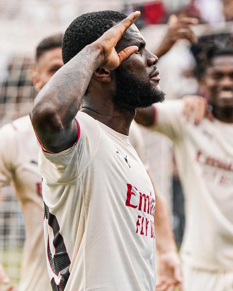 官方：川崎前锋正式签下冈山绿雉外援门将布罗德森（川崎前锋官宣：签下冈山绿雉外援门将布罗德森）