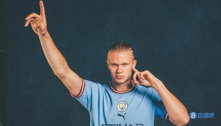 中足联官方：因球迷不当言行，对蓉城罚款50万并罚部分空场（中足联通报：因球迷不当行为，蓉城被罚款50万元并遭部分主场空场处罚）