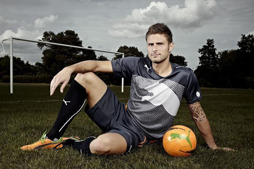 西媒：桑坦德竞技状告巴萨低价出售托雷，恶意逃避二次分成（西媒称桑坦德竞技起诉巴萨压价出售托雷，意图规避二次分成）