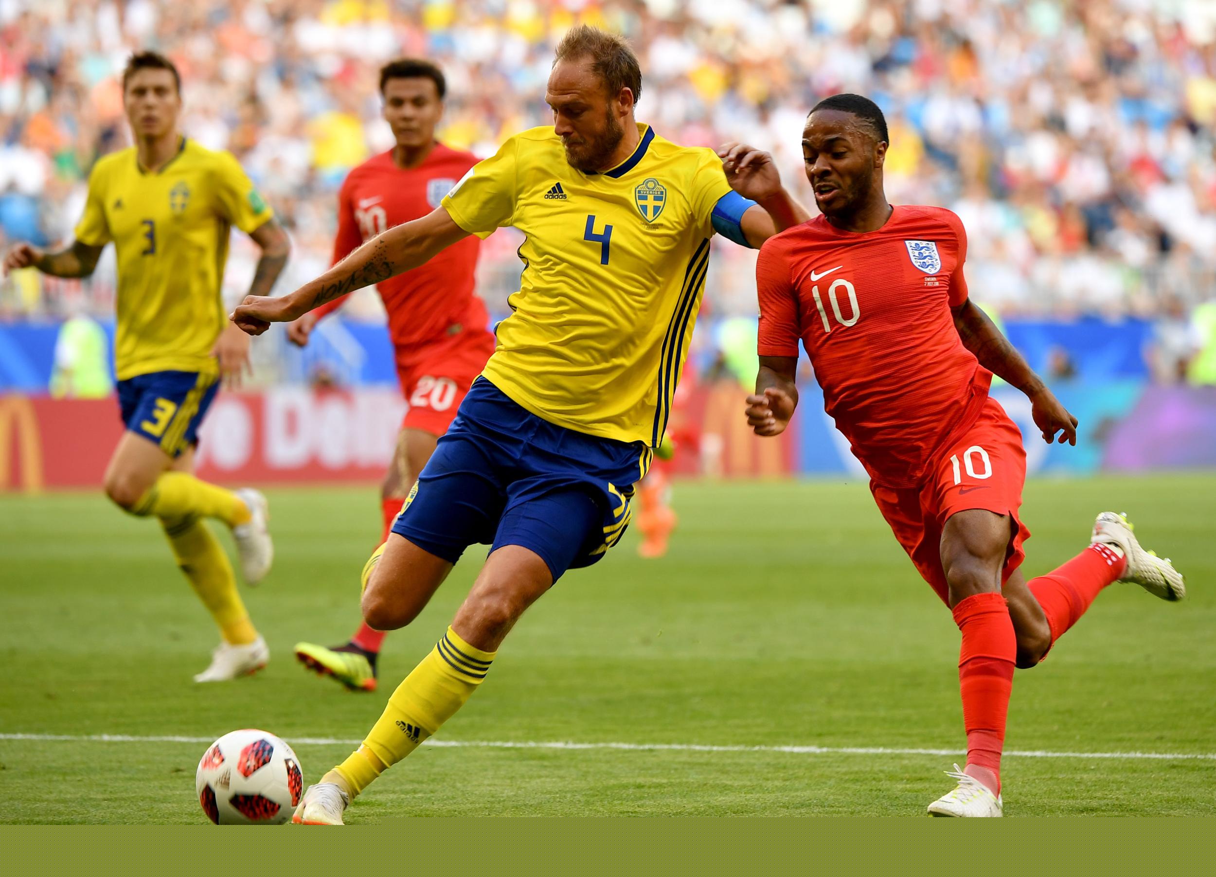 切尔西利物浦失分，利兹联逃离降级区，英超积分榜最新出炉（英超积分榜更新：切尔西、利物浦丢分，利兹联暂脱降级区）