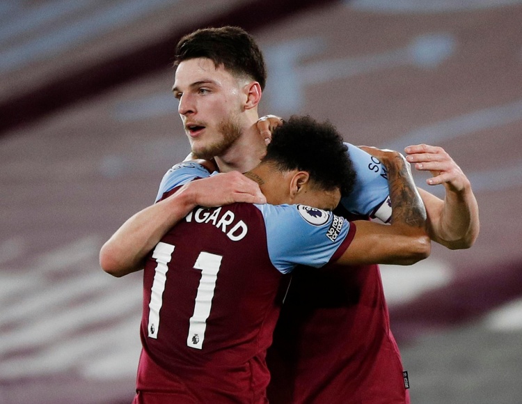 自威廉以来，埃斯特旺是首位连续3场欧冠进球的切尔西球员（埃斯特旺成为威廉后首位欧冠三连场破门的切尔西球员）