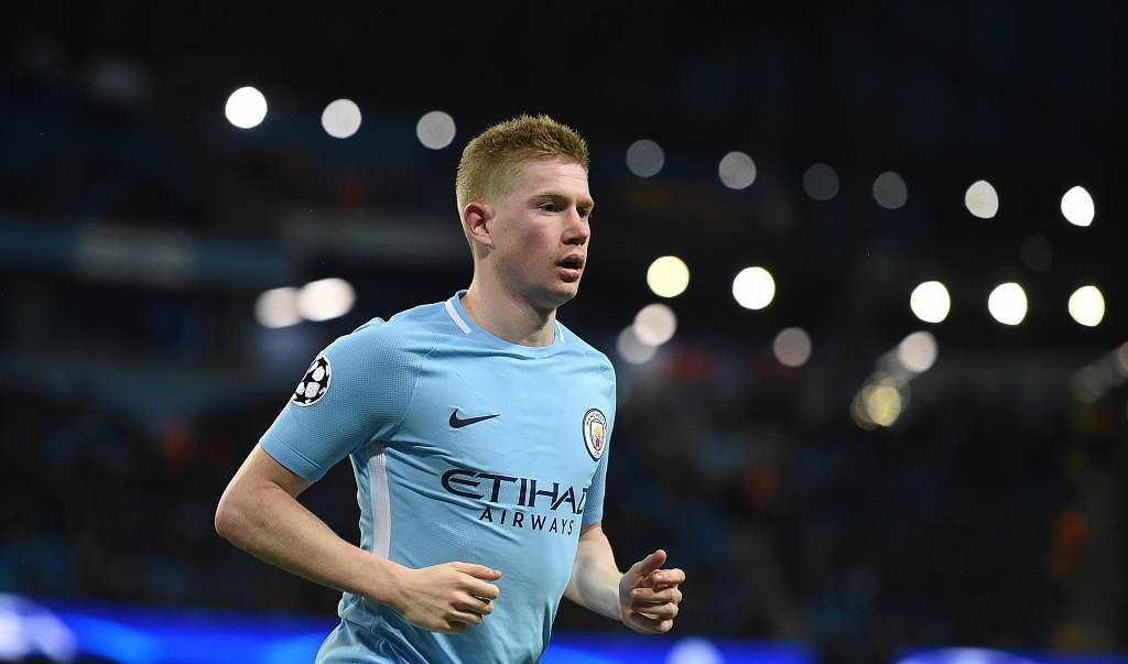 两人传接球，第三人要动 国际米兰这场比赛中有大量的“第三人动” 战术视角